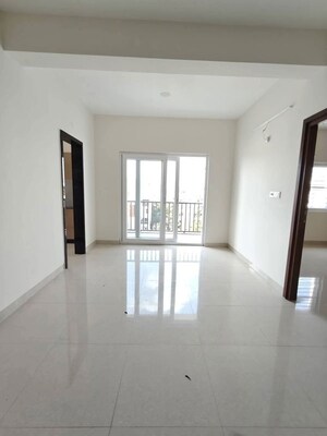 Room in 1 BHK Apartment at Golden Tulip Kondapur, Kondapur – for Rent
