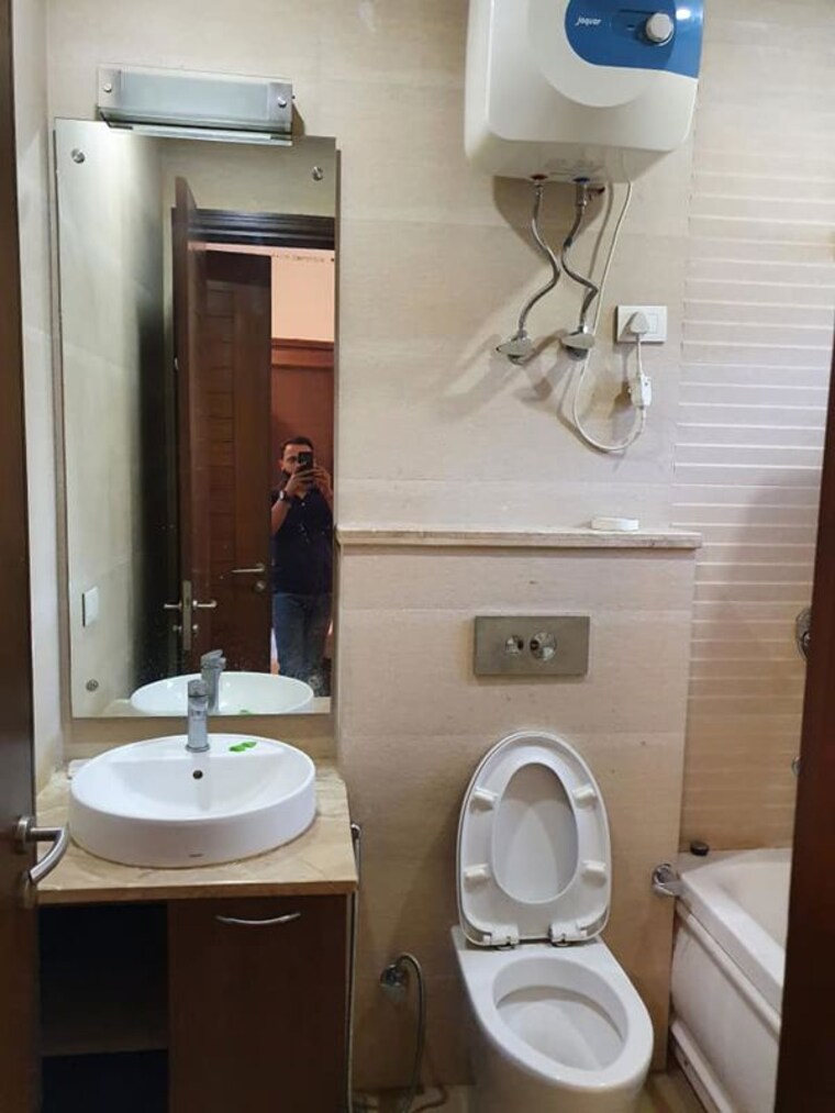 Bathroom, housing-board-colony-sector-7 1 Bedroom 1256 Sq.Ft. Independent House In Sector 7 Gurgaon 10536786