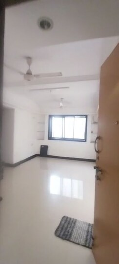 2 BHK Apartment For Rent in Juhu