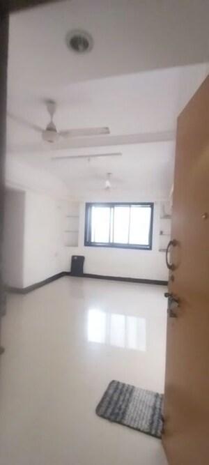 2 BHK Apartment For Rent in Juhu