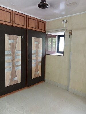 Room in 2 BHK Apartment at Vastu Riddhi, Jogeshwari East – for Rent