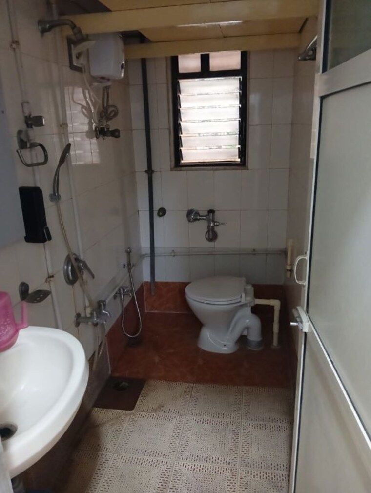Bathroom, vastu-riddhi 2 Bedroom 860 Sq.Ft. Apartment In Jogeshwari East Mumbai 10536718