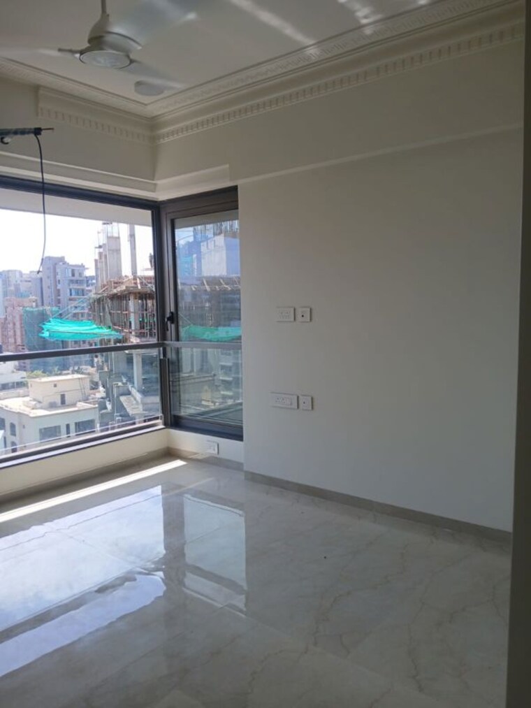  Parking, crest-link 3 Bedroom 950 Sq.Ft. Apartment In Khar West Mumbai 10536789