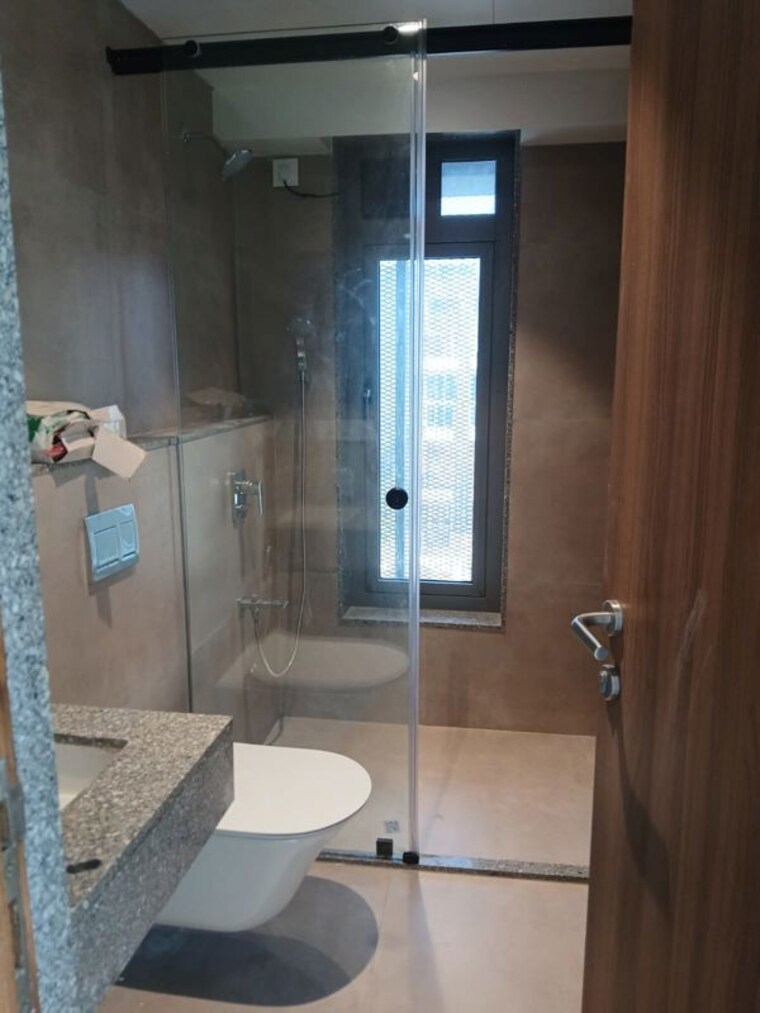 Bathroom, crest-link 3 Bedroom 950 Sq.Ft. Apartment In Khar West Mumbai 10536789