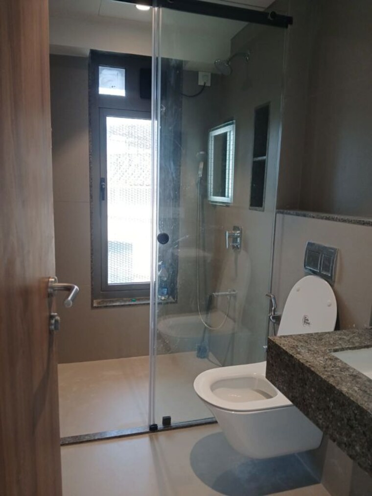 Bathroom, crest-link 3 Bedroom 950 Sq.Ft. Apartment In Khar West Mumbai 10536789