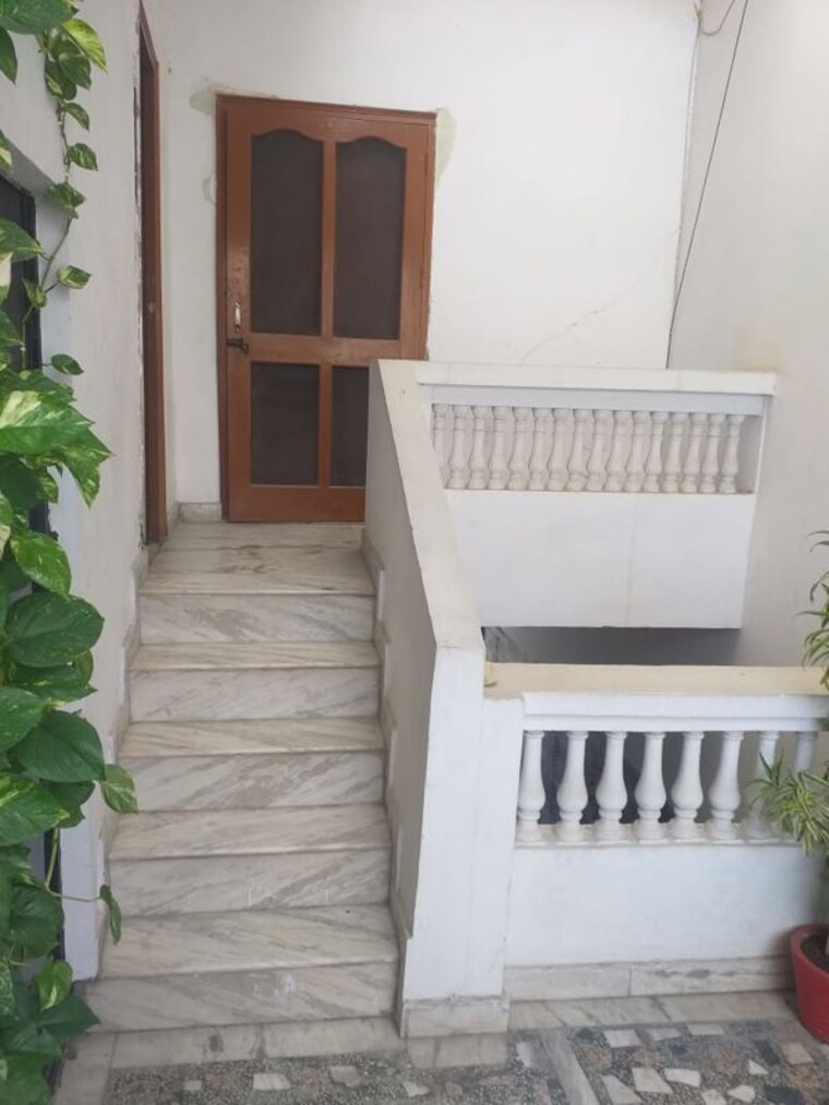 Balcony, housing-board-colony-sector-7 2 Bedroom 1152 Sq.Ft. Independent House In Sector 7 Gurgaon 10536807