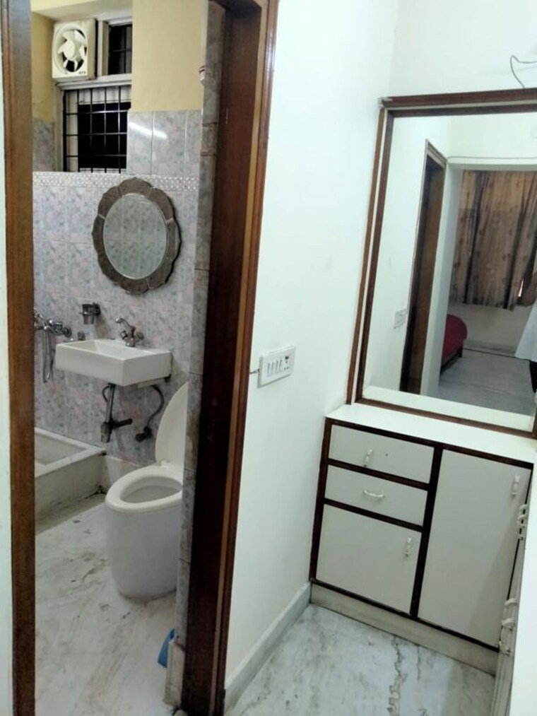 Bathroom, housing-board-colony-sector-7 2 Bedroom 1506 Sq.Ft. Independent House In Sector 7 Gurgaon 10536817