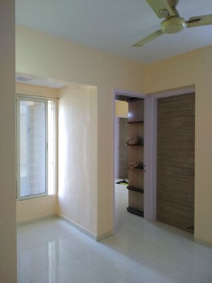 Room in 3 BHK Apartment at Group Seven Rushi Heights, Goregaon East – for Rent