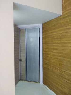Room in 3 BHK Apartment at Group Seven Rushi Heights, Goregaon East – for Rent