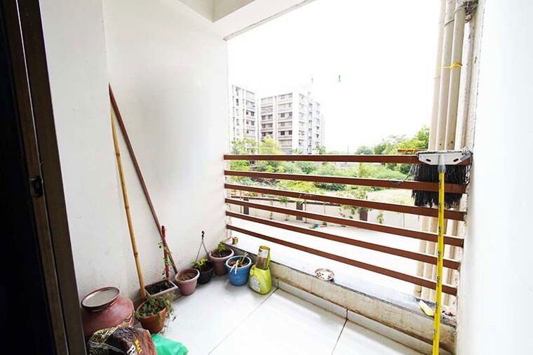 Balcony, shree-prayosha-residency 2 Bedroom 190 Sq.Yd. Apartment In Vinzol Ahmedabad 10536870