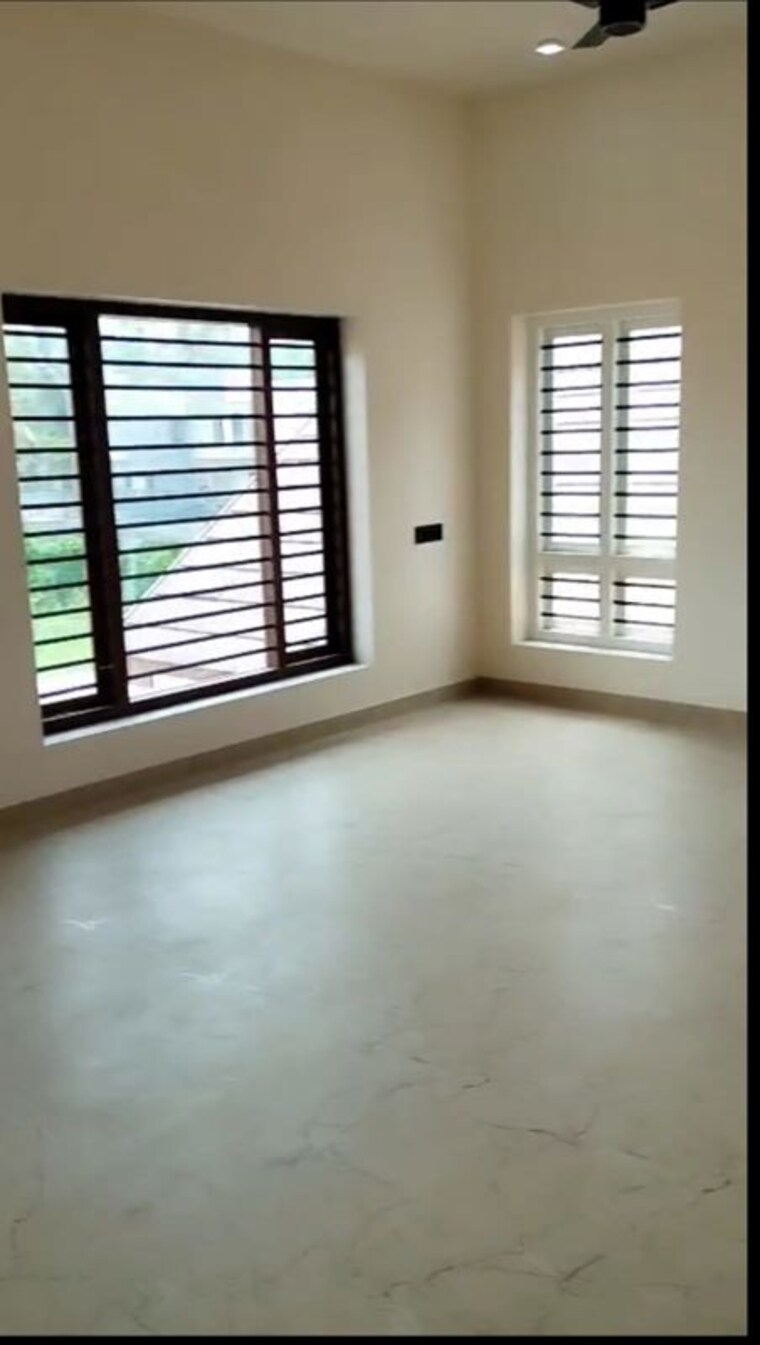 Room, kuttoor 4 Bedroom 3000 Sq.Ft. Independent House In Kuttoor Thrissur 10536860