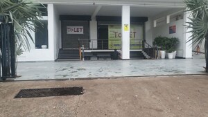 Parking in  Showroom at Aliganj Plaza, Aliganj – for Rent