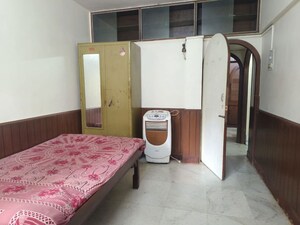Bedroom in 2 BHK Apartment at United Tower, Malad West – for Rent