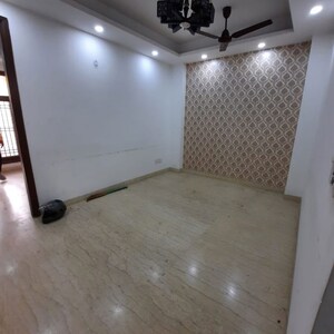 Room in 4 BHK Apartment at DLF The Aralias, Sector 42 – for Sale