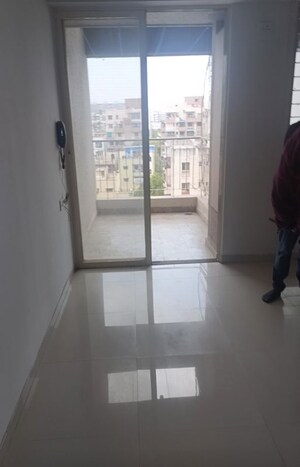 Room in 2 BHK Apartment at Sterling Blooms, Rahatani – for Rent