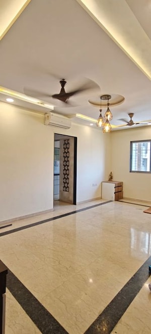 Room in 2 BHK Apartment at Lodha Splendora, Ghodbunder Road – for Rent