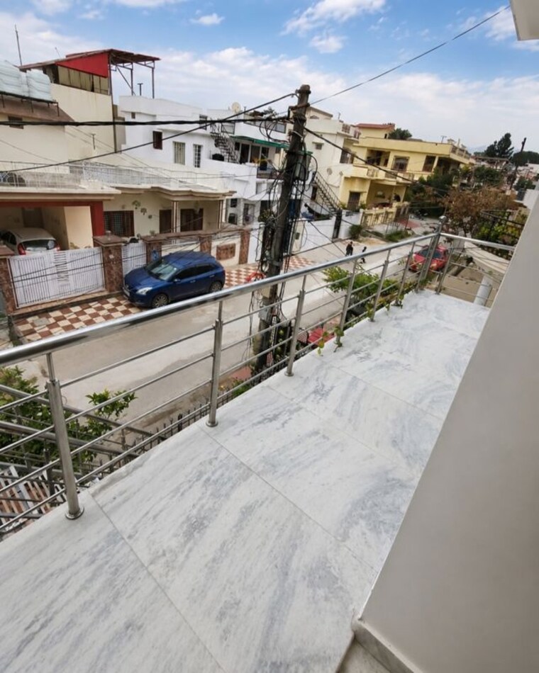 Balcony, forest-view 2 Bedroom 400 Sq.Ft. Independent House In Dhaulas Dehradun 10522066