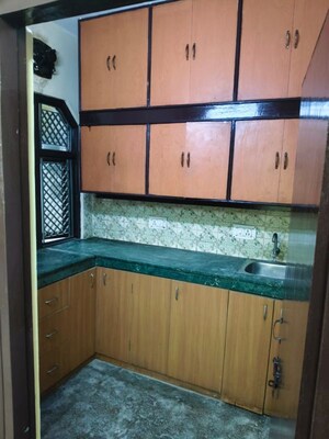 Furnished Amenities in 2 BHK Builder Floor at Ansal Plaza Sector-23, Sector 23 – for Rent