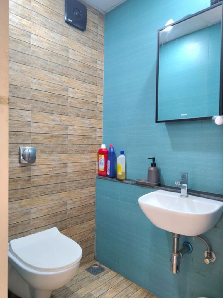 Bathroom, lodha-crown-quality-homes 2 Bedroom 700 Sq.Ft. Apartment In Majiwada Thane 10536934
