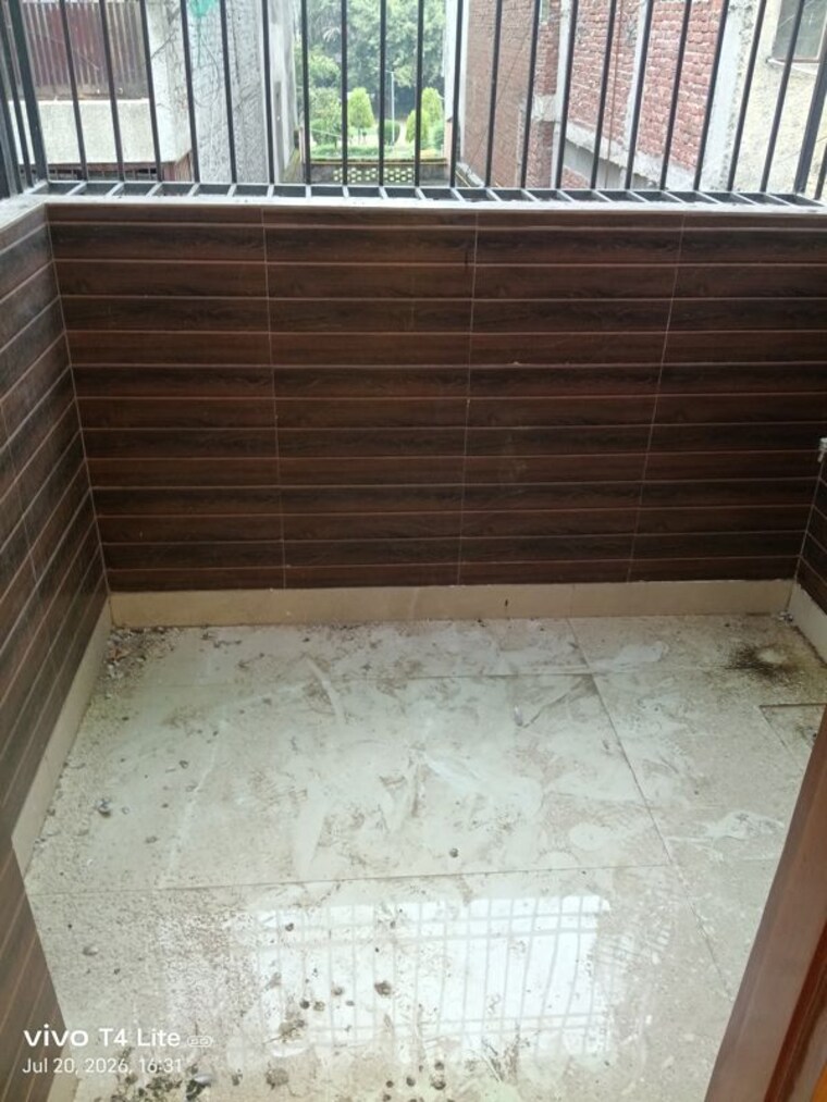 Balcony, malviya nagar 3 Bedroom 130 Sq.Yd. Builder Floor In Malviya Nagar Delhi 10536965