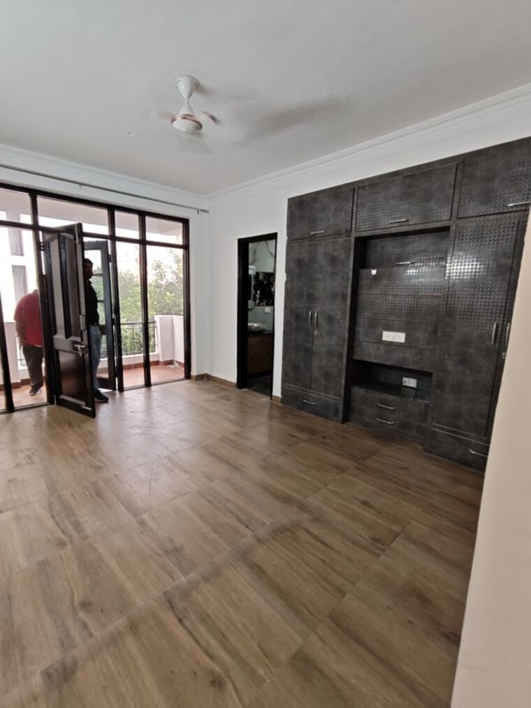 Room, sector 19 dwarka 3.5 Bedroom 2400 Sq.Ft. Apartment In Sector 19 Dwarka Delhi 10536946
