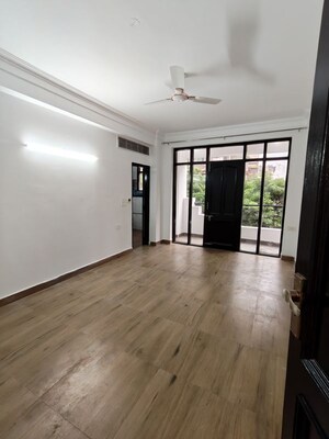 Room in 3.5 BHK Apartment at Sector 19 Dwarka – for Rent