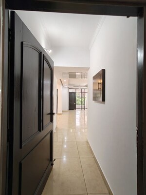 Room in 3.5 BHK Apartment at Sector 19 Dwarka – for Rent