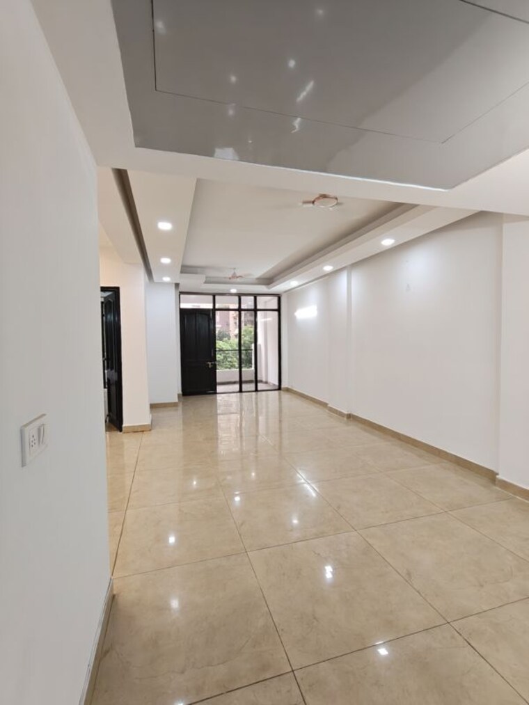 Room, sector 19 dwarka 3.5 Bedroom 2400 Sq.Ft. Apartment In Sector 19 Dwarka Delhi 10536946