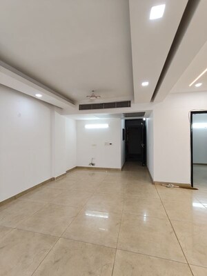 Room in 3.5 BHK Apartment at Sector 19 Dwarka – for Rent
