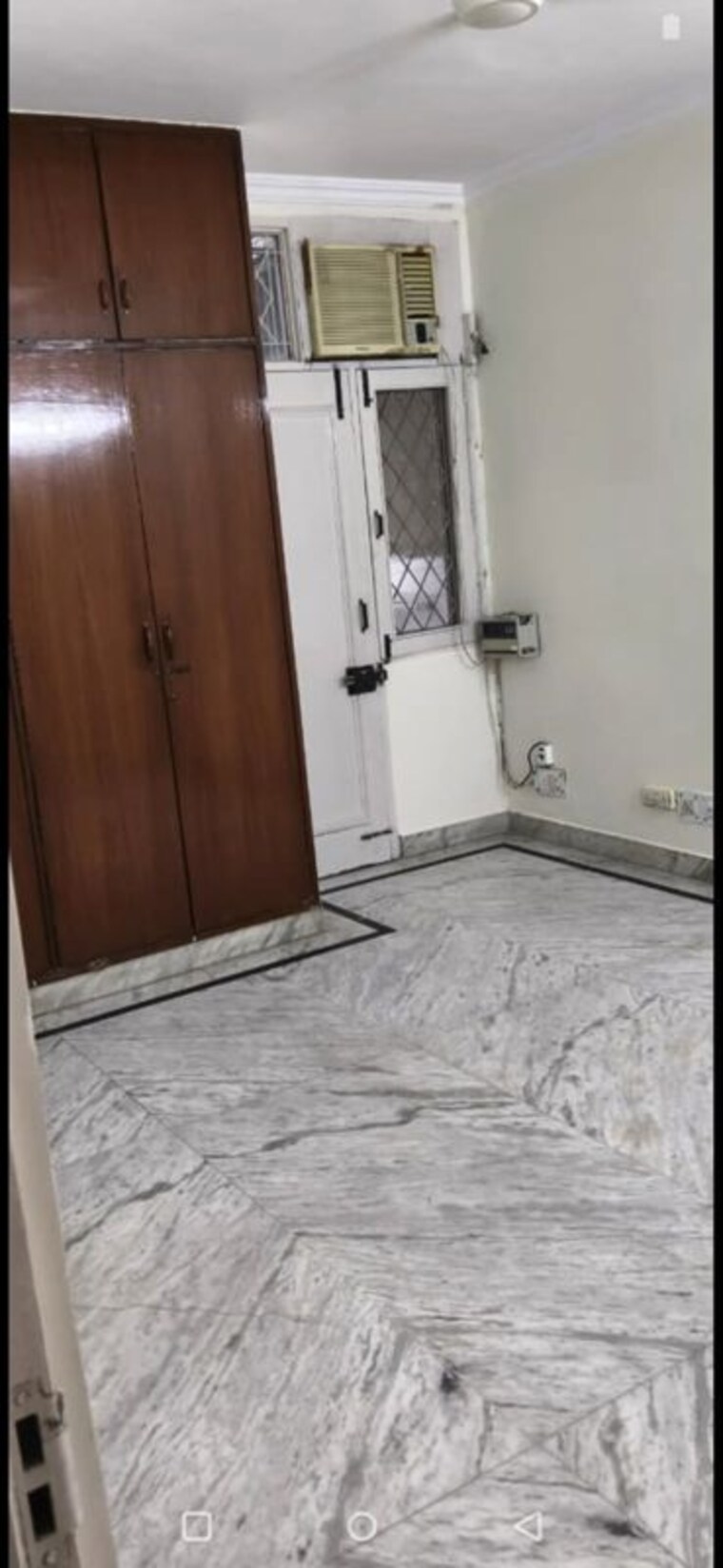 Room, sarvodaya enclave 4 Bedroom 500 Sq.Yd. Builder Floor In Sarvodaya Enclave Delhi 10536765