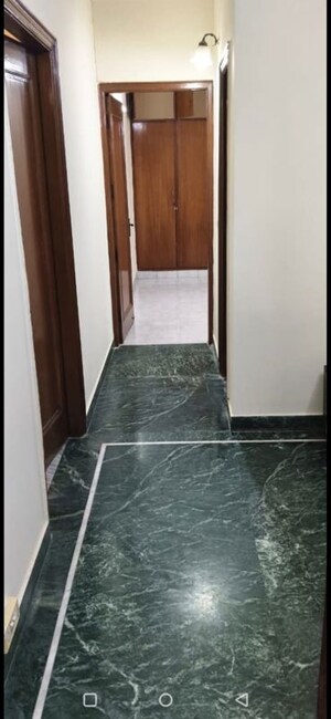  4 BHK Builder Floor at Sarvodaya Enclave – for Rent