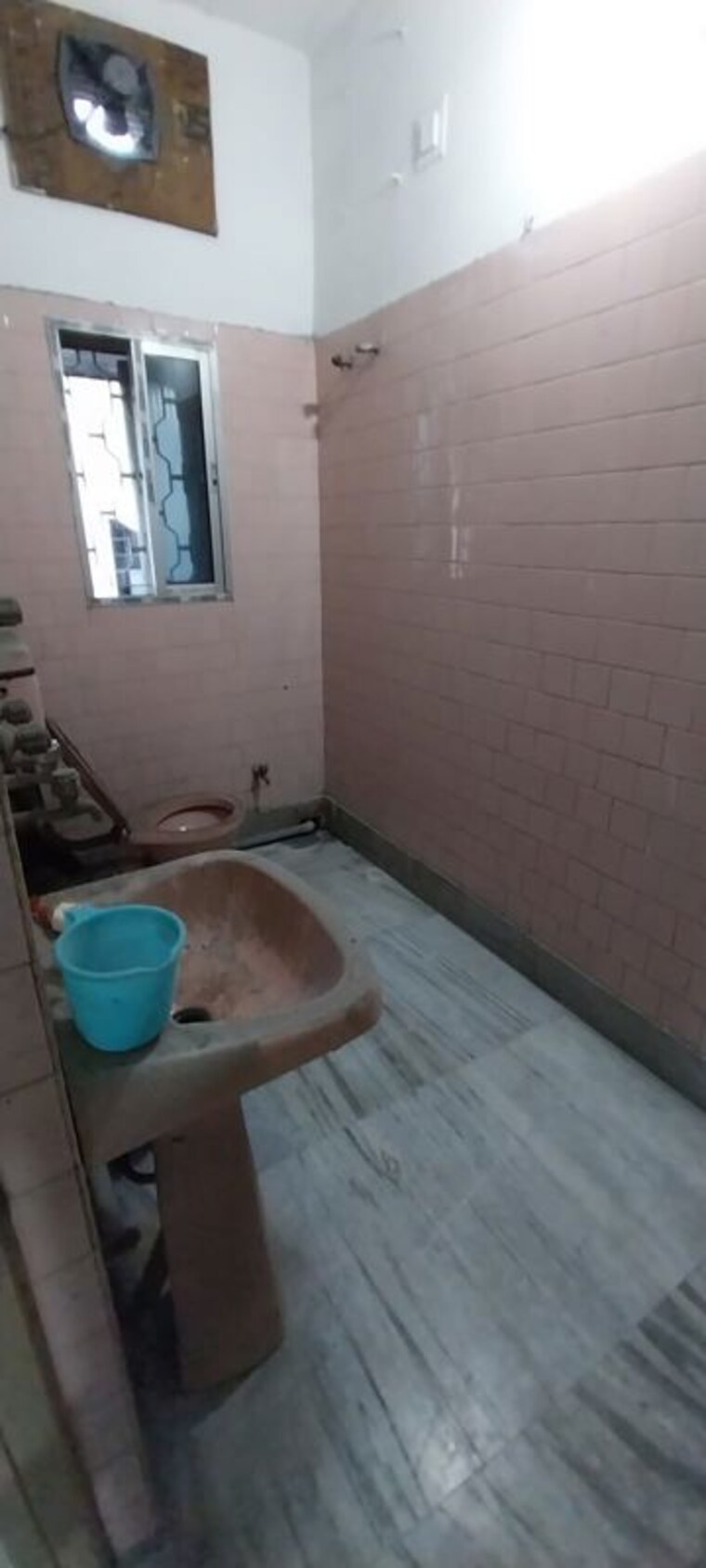Bathroom, behala chowrasta Commercial Office Space 1801 Sq.Ft. In Behala Chowrasta Kolkata 10536960