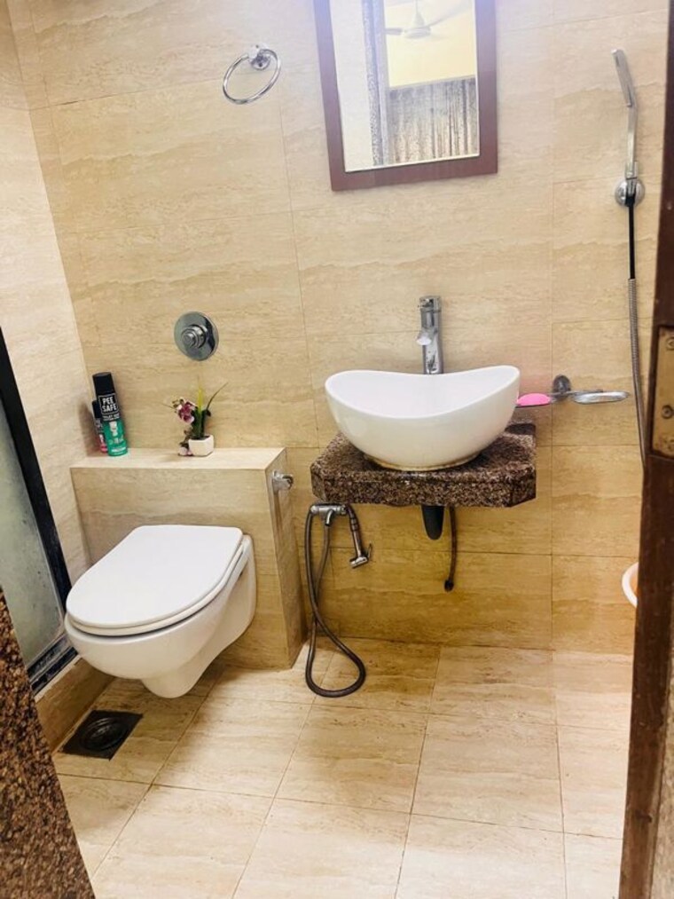 Bathroom, rite-veesita-residency 2 Bedroom 800 Sq.Ft. Apartment In Andheri East Mumbai 10536913