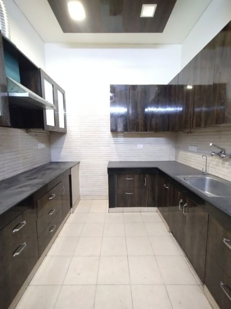 Kitchen, east of kailash 3 Bedroom 400 Sq.Yd. Builder Floor In East Of Kailash Delhi 10537001
