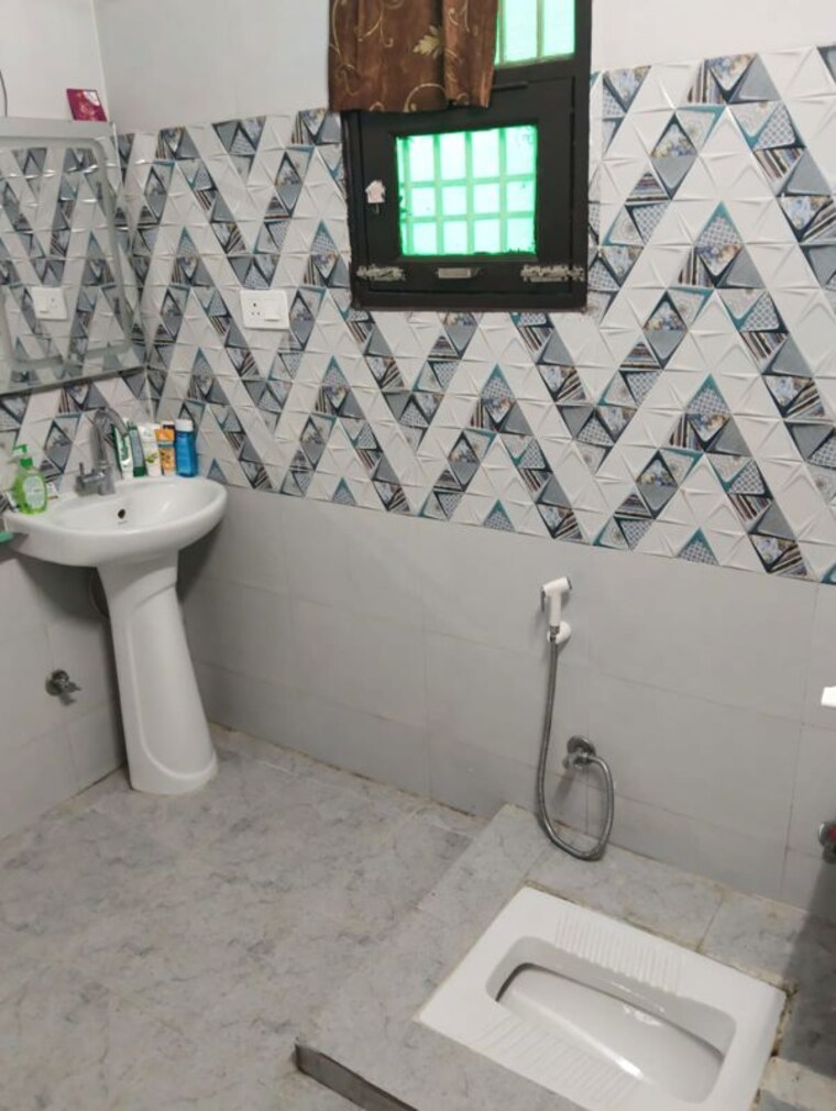 Bathroom, sindhuja-greens 2 Bedroom 1835 Sq.Ft. Apartment In Sector 10 Greater Noida Greater Noida 10350394