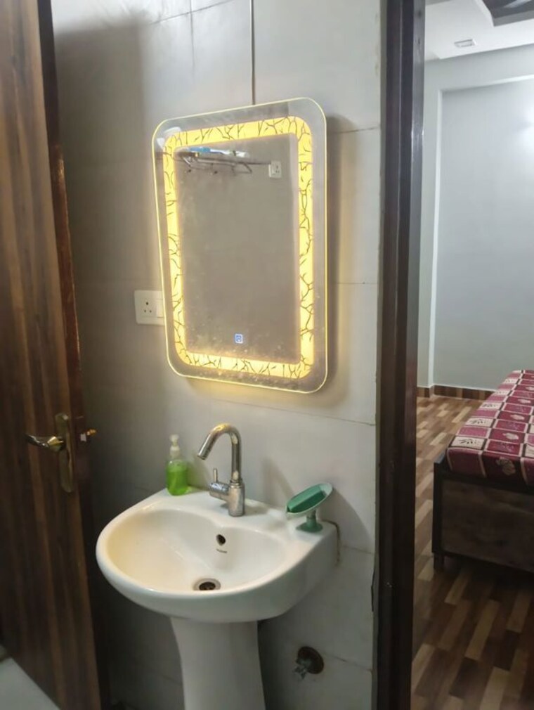 Bathroom, sindhuja-greens 2 Bedroom 1835 Sq.Ft. Apartment In Sector 10 Greater Noida Greater Noida 10350394