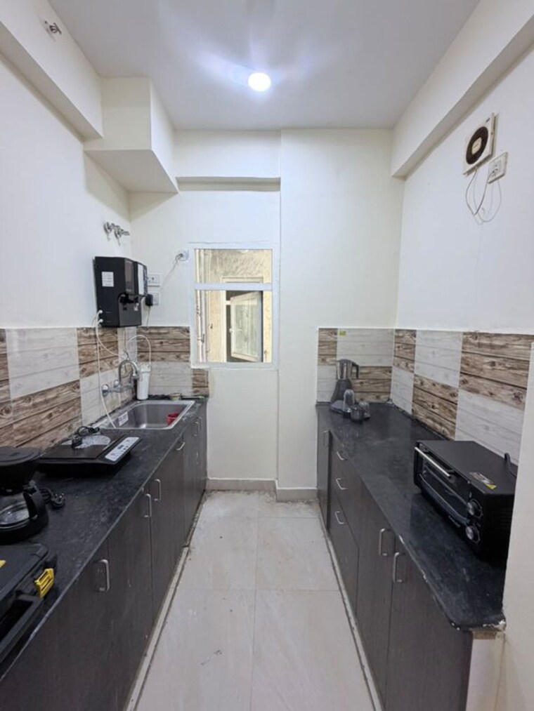 Kitchen, gaur-city-6th-avenue 2.5 Bedroom 1175 Sq.Ft. Apartment In Sector 4 Greater Noida Greater Noida 10537027