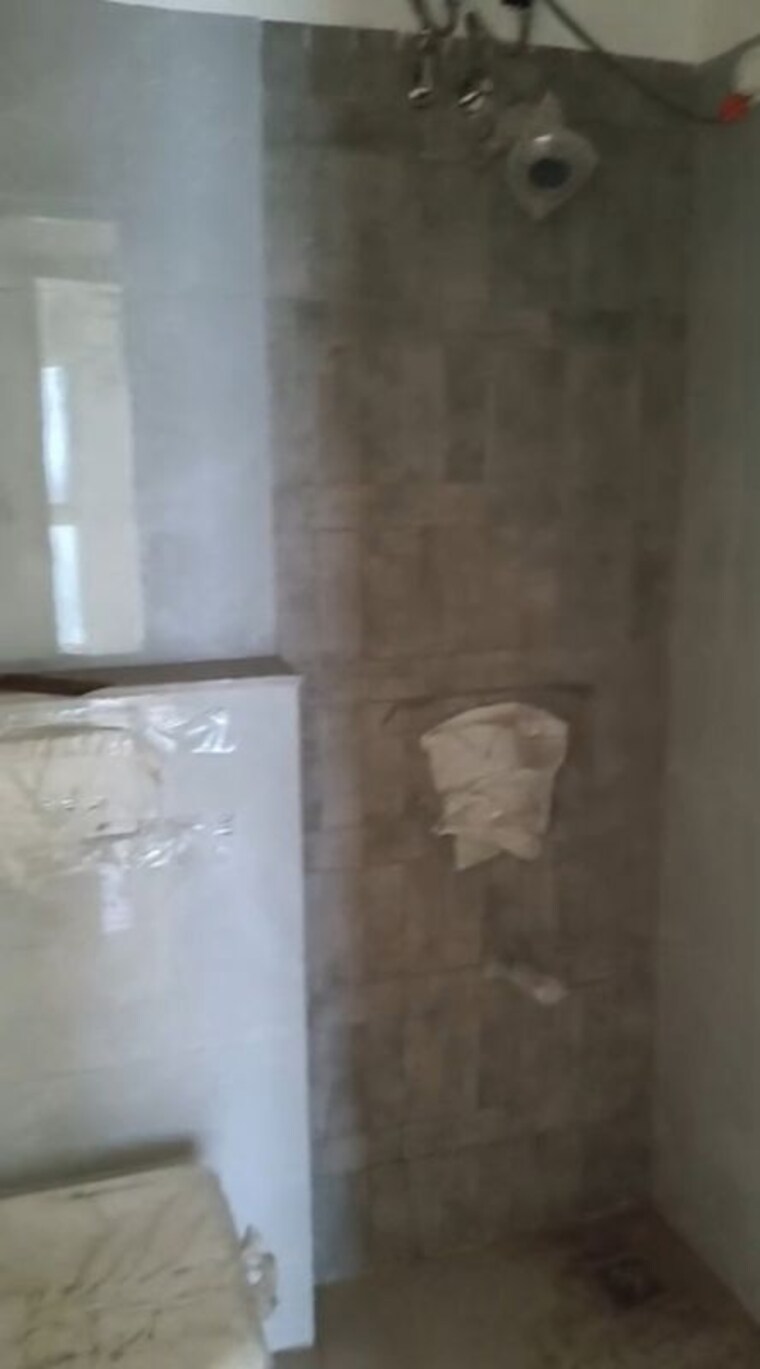 Bathroom, concrete-sai-swayam 2 Bedroom 1002 Sq.Ft. Apartment In Chembur Mumbai 10537051