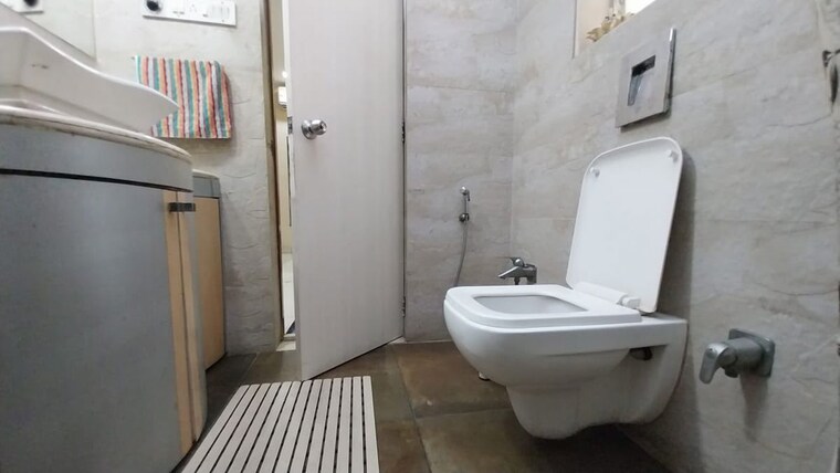 Bathroom, hari-preet-apartment 3 Bedroom 1220 Sq.Ft. Apartment In Santacruz West Mumbai 10537046