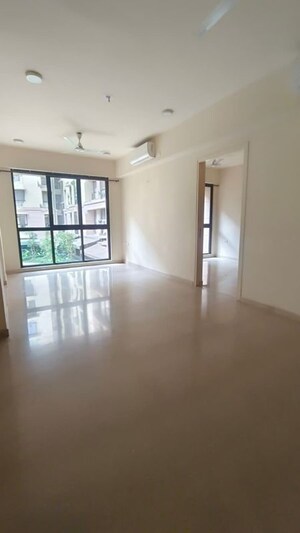 Room in 3 BHK Apartment at Lodha Sterling, Kolshet Road – for Rent