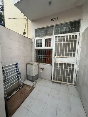 1 BHK Apartment – Entrance View at Sector 48 - for Rent