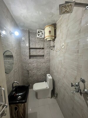Bathroom in 1 BHK Apartment at Sector 48 – for Rent