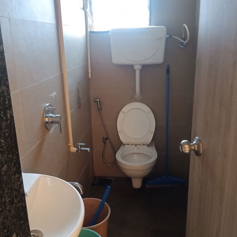 Bathroom, topiwala-chs 1 Bedroom 430 Sq.Ft. Apartment In Goregaon West Mumbai 10501960