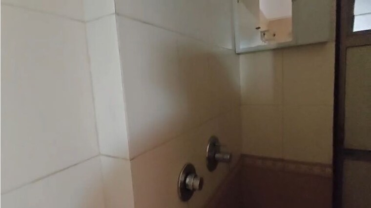 Bathroom, neelkanth-gardens 3 Bedroom 1560 Sq.Ft. Apartment In Chembur Mumbai 10537088