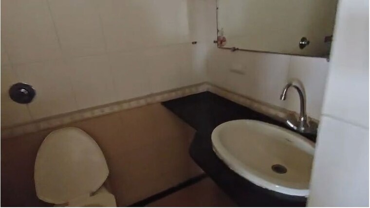 Bathroom, neelkanth-gardens 3 Bedroom 1560 Sq.Ft. Apartment In Chembur Mumbai 10537088
