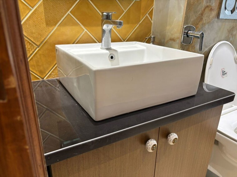Bathroom, ansal-sushant-lok-i 3 Bedroom 215 Sq.Yd. Builder Floor In Sector 43 Gurgaon 10537100