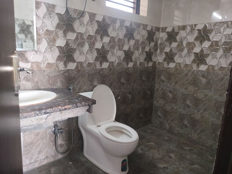 Bathroom, ansal-sushant-lok-i 3 Bedroom 215 Sq.Yd. Builder Floor In Sector 43 Gurgaon 10537100