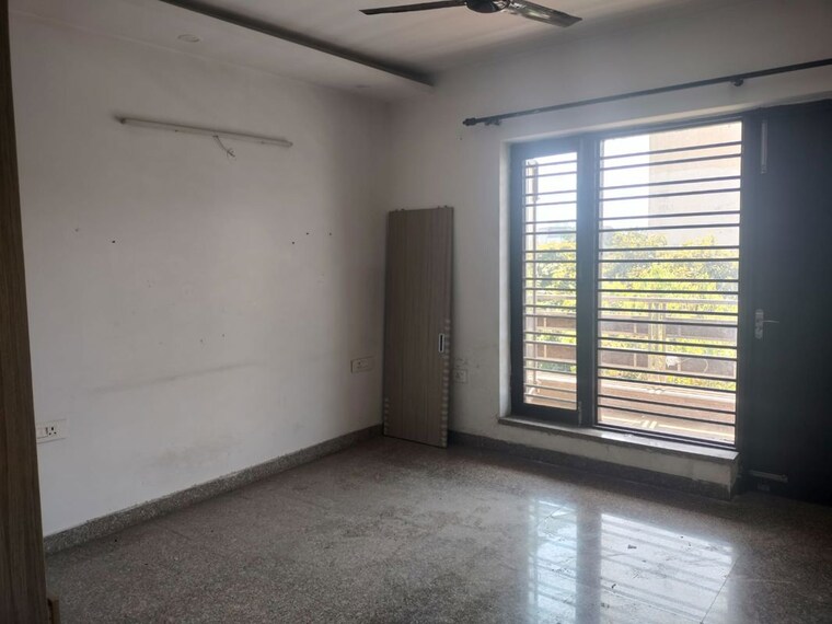 Room, ansal-sushant-lok-i 3 Bedroom 215 Sq.Yd. Builder Floor In Sector 43 Gurgaon 10537100