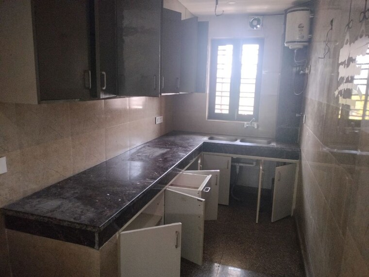 Kitchen, ansal-sushant-lok-i 3 Bedroom 215 Sq.Yd. Builder Floor In Sector 43 Gurgaon 10537100