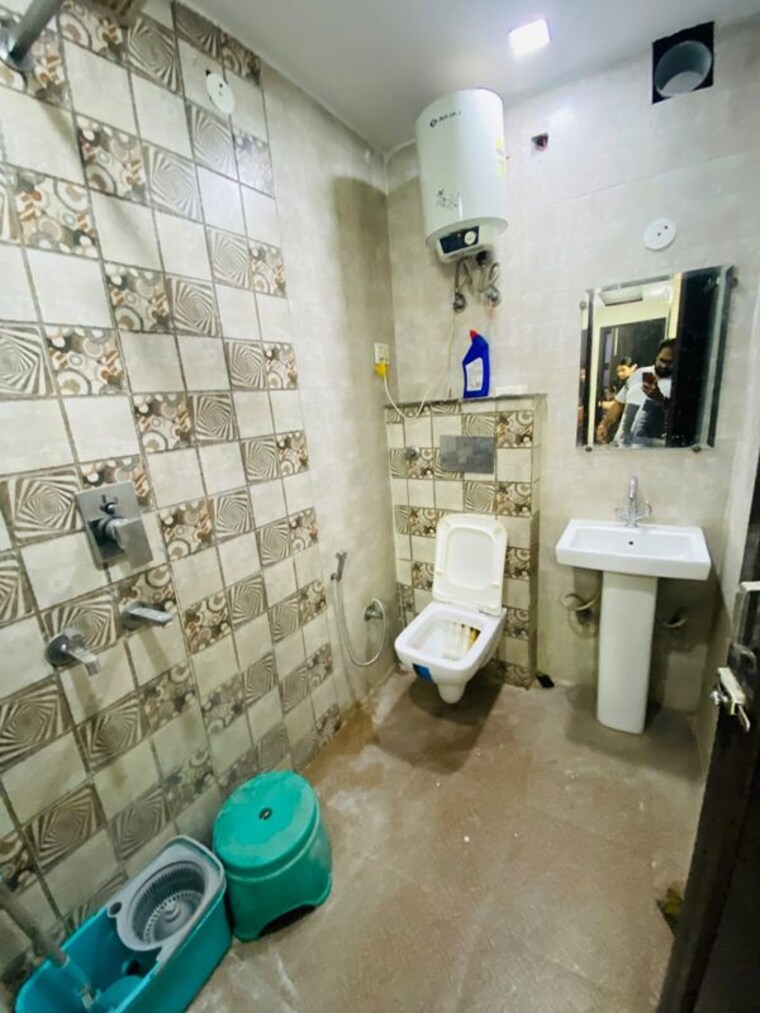 Bathroom, uttam nagar 1 Bedroom 1850 Sq.Ft. Builder Floor In Uttam Nagar Delhi 10537124